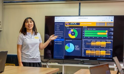 02AboutUs_CustomSolutions 02AboutUs_CustomSolutions